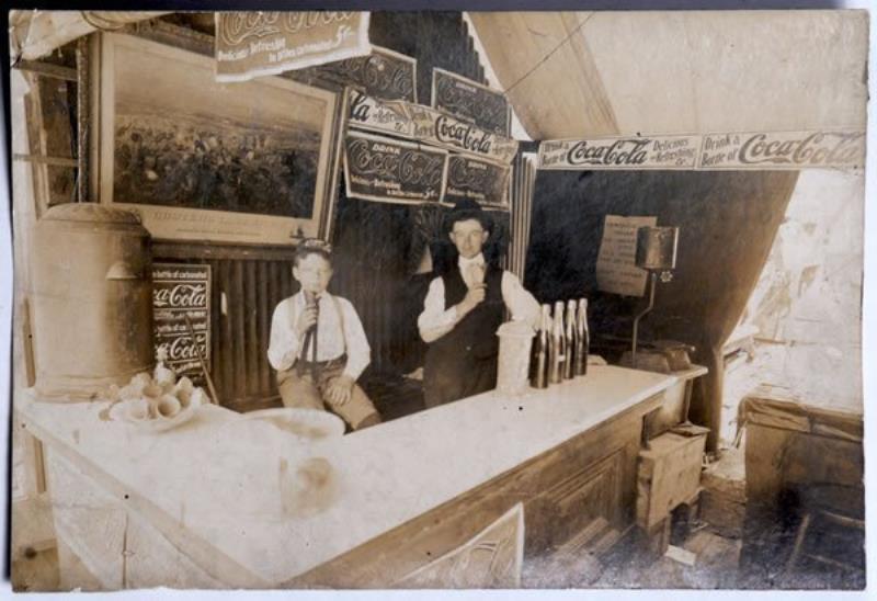 EARLY COCA-COLA PHOTOGRAPH