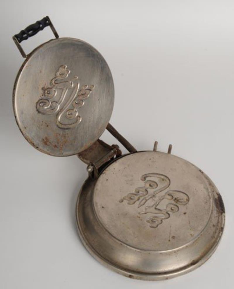 CIRCA 1930'S COCA-COLA SANDWICH TOASTER