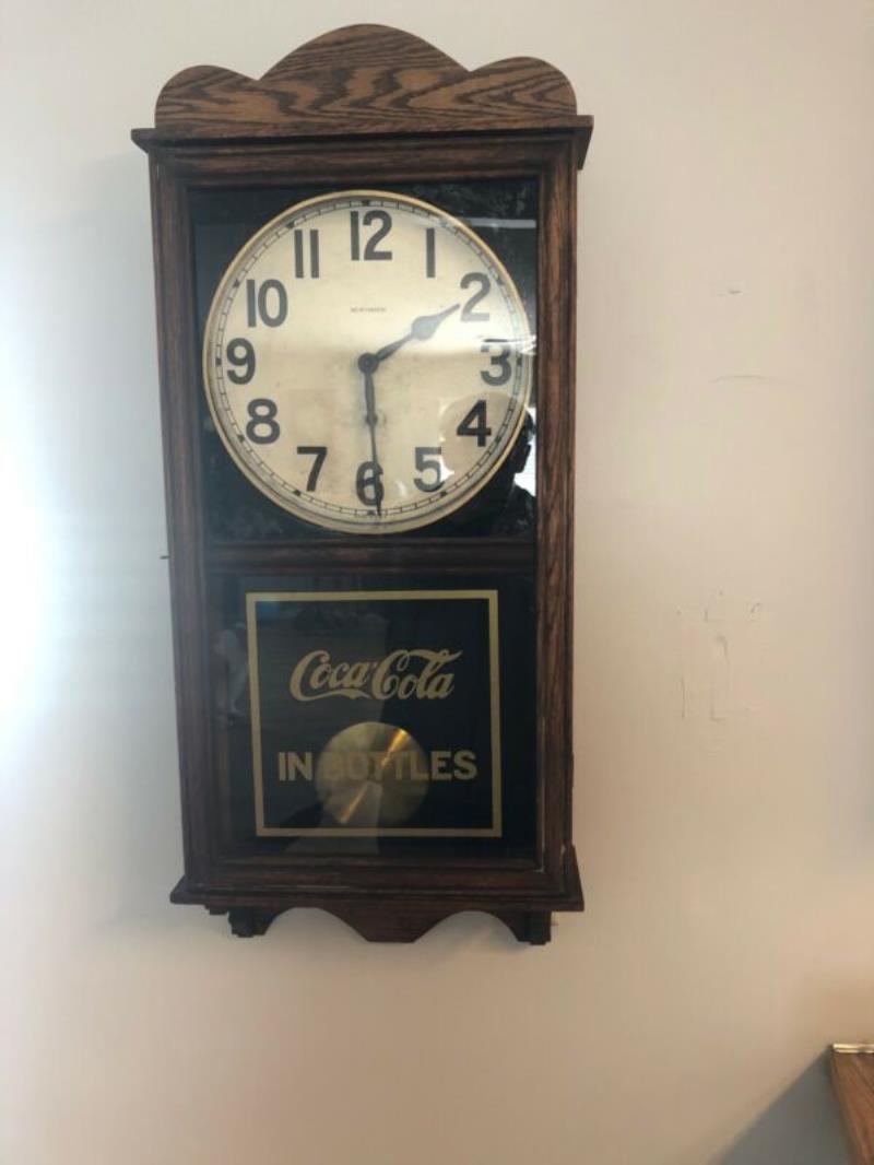 NEW HAVEN COCA COLA AD WALL CLOCK! WORKING!