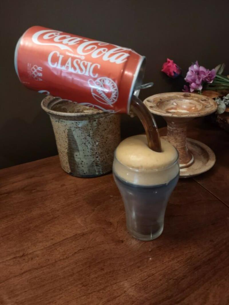 Vintage Geoffrey Rose 1987 Frozen Moments Coca Cola Classic Icy Coke Pour