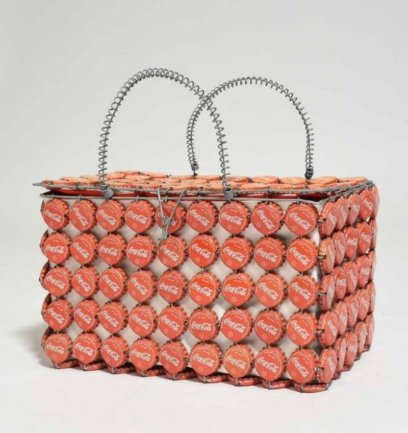 BEAUTIFUL COCACOLA CHANGE PURSE Value & Price Guide