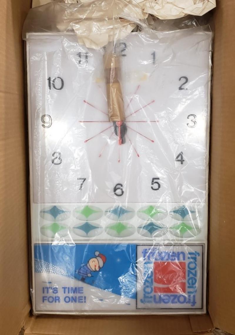 Scarce NOS Enjoy Frozen Coca Cola Electric Clock