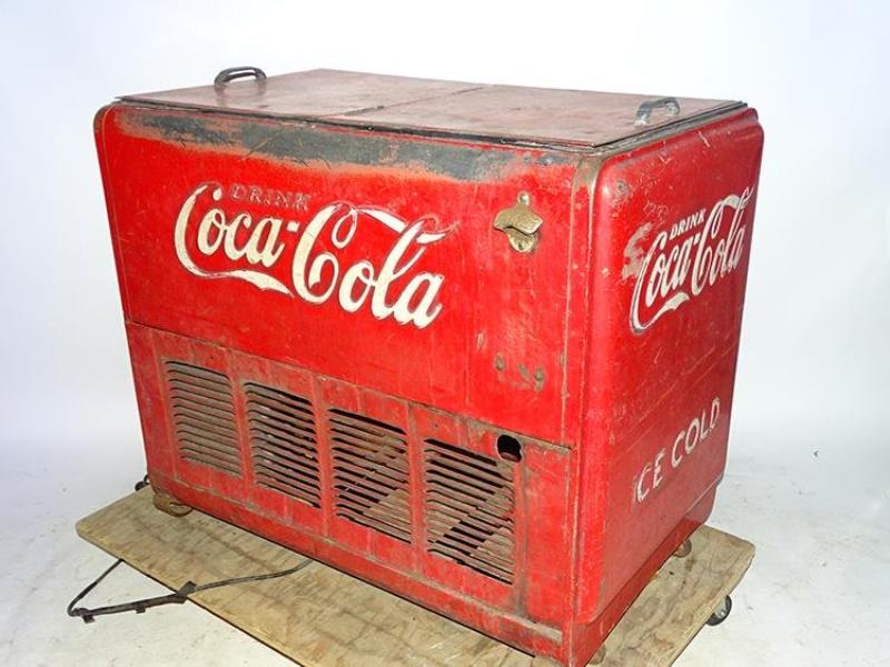 Original Paint Coca Cola Machine