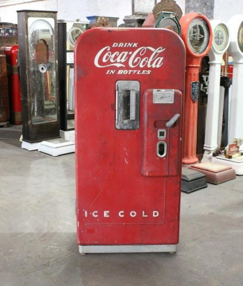 Vendo 39 Coca Cola Coin Operated Vending Machine